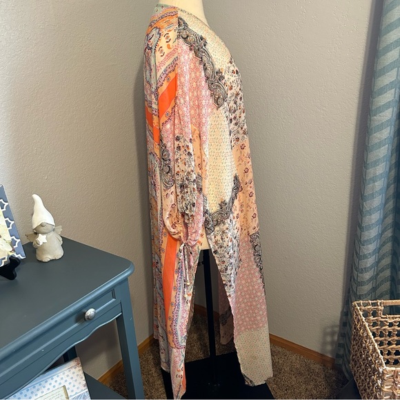 Gimmicks Duster Kimono - Picture 2 of 10